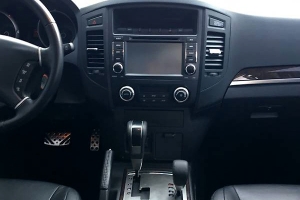 Штатна автомагнітола ROADROVER Паджеро 4